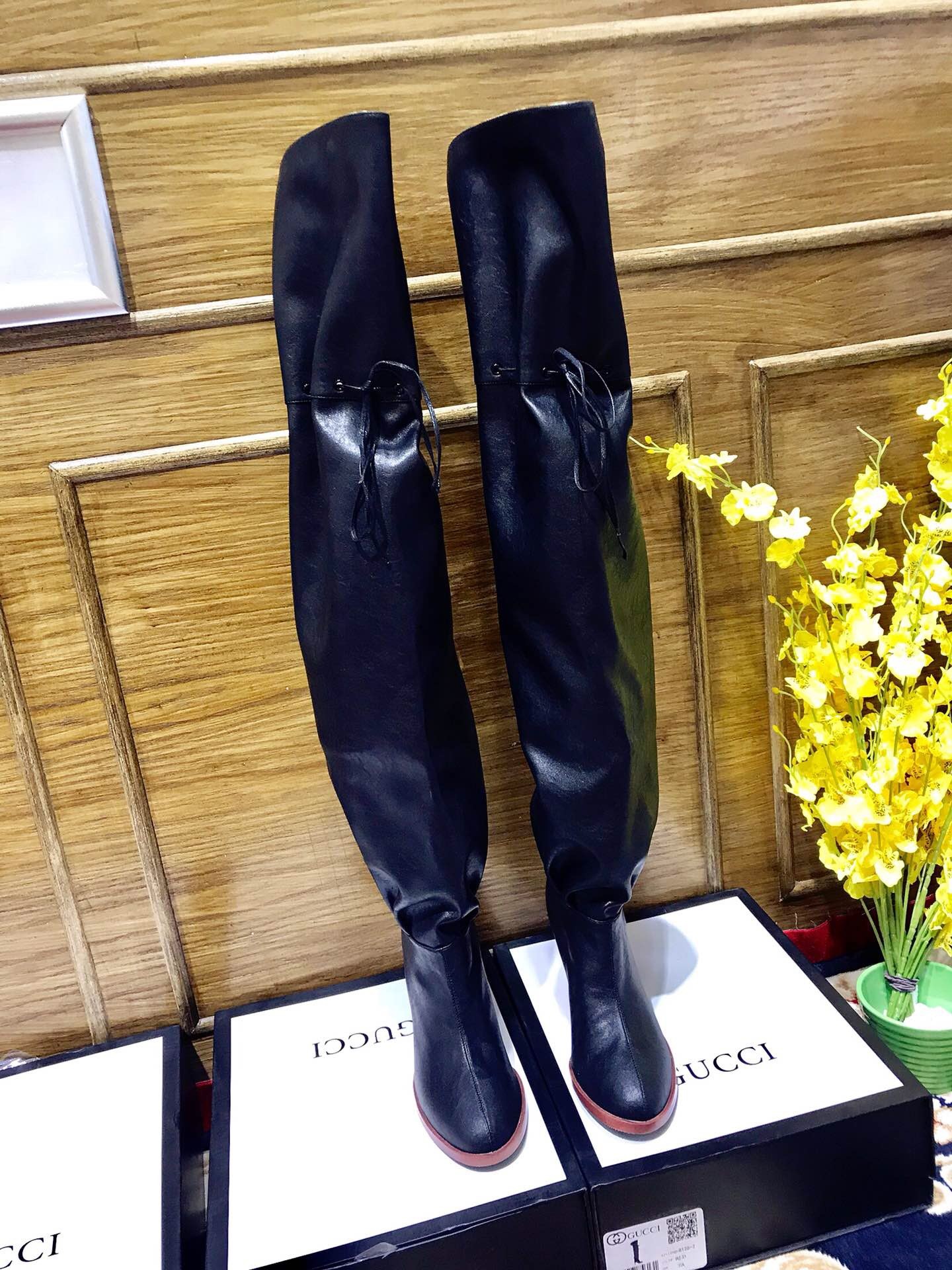 Gucci Leather over-the-knee boots GC00075